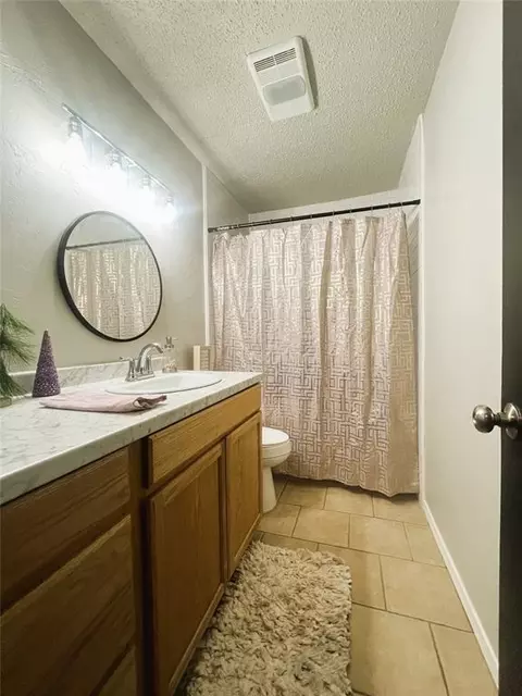 Bath - 821 Arnold Ave, Moore, OK 73160 photo 1 of 2