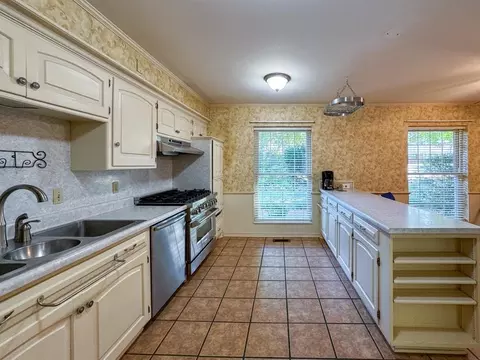 Kitchen - 1218 Benson Dr, Norman, OK 73071 photo 3 of 6
