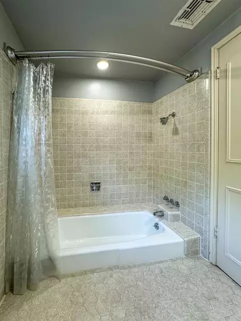 Bath - 1218 Benson Dr, Norman, OK 73071 photo 7 of 7