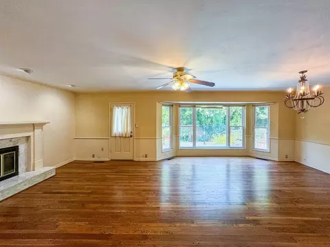 Living - 1218 Benson Dr, Norman, OK 73071 photo 5 of 11
