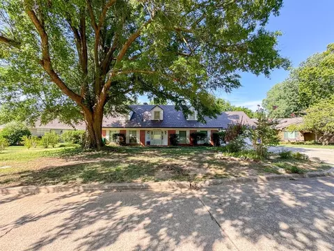 Exterior - 1218 Benson Dr, Norman, OK 73071 photo 2 of 13