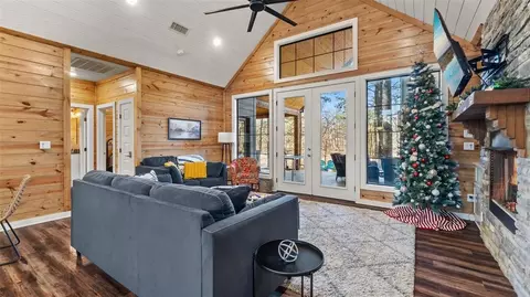 Living - 153 Jericho Rd, Broken Bow, OK 74728 photo 3 of 3