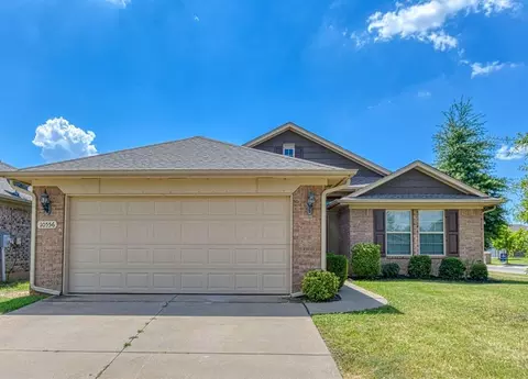 10556 NW 35th St, Yukon, OK 73099