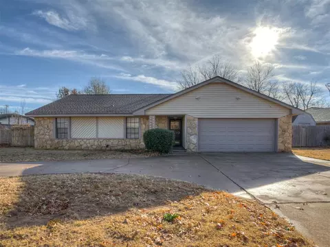 2505 S Miles Ave, El Reno, OK 73036