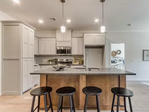 11728 SW 14th St, Yukon, OK 73099