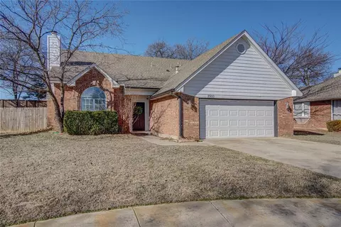 2900 Glasgow Dr, Norman, OK 73072