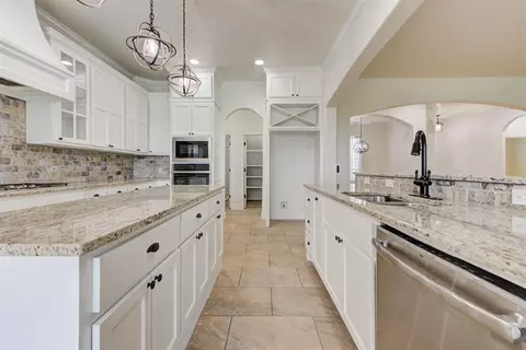 3530 Rivers Edge Ct, Newcastle, OK 73065