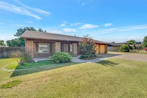 3516 Prairie Dr W, Altus, OK 73521