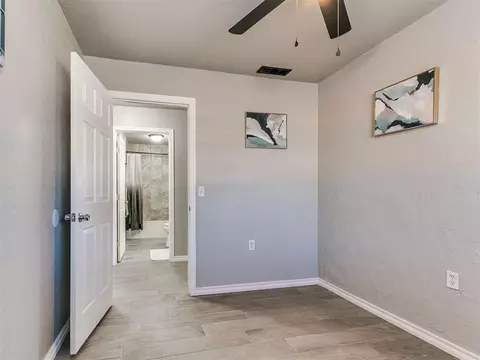 Bedroom - 912 Eufaula St, Norman, OK 73071 photo 3 of 7