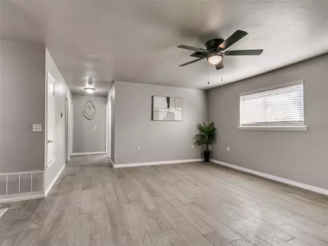Living - 912 Eufaula St, Norman, OK 73071 photo 1 of 6