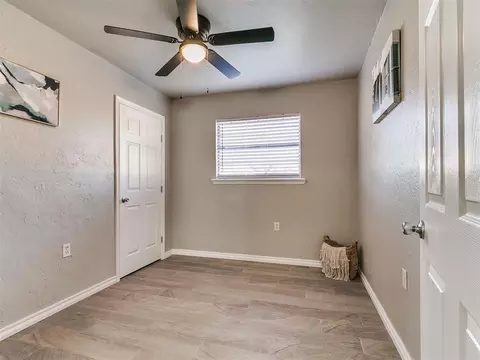 Bedroom - 912 Eufaula St, Norman, OK 73071 photo 2 of 7