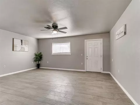 Living - 912 Eufaula St, Norman, OK 73071 photo 3 of 6
