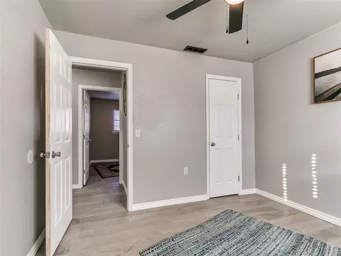 Bedroom - 912 Eufaula St, Norman, OK 73071 photo 6 of 7