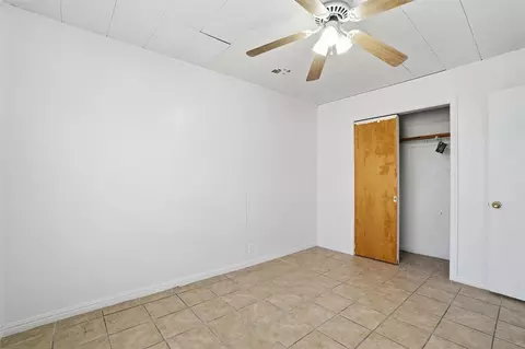 Bedroom - 1016 E Pecan St, Altus, OK 73521 photo 3 of 5