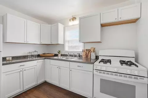 Kitchen - 1016 E Pecan St, Altus, OK 73521 photo 3 of 3