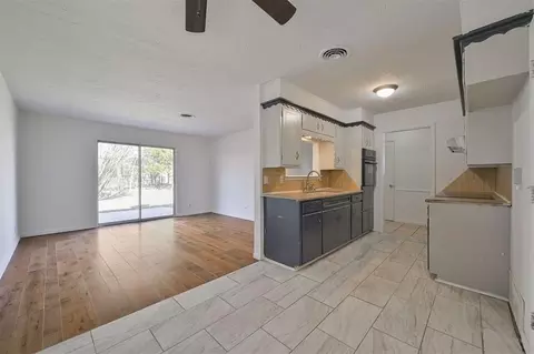 1103 Woods Ave, Norman, OK 73069