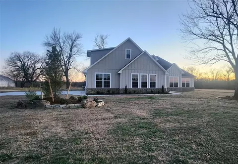42773 Garretts Lake Rd, Shawnee, OK 74804