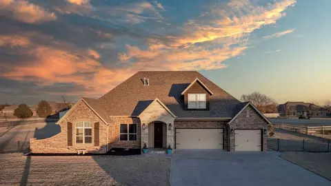 8280 Prairie Ridge Rd, Yukon, OK 73099