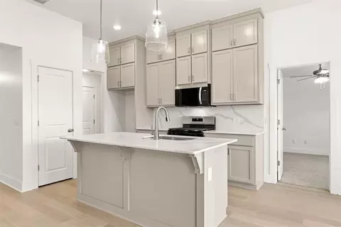 Kitchen - 15801 Nighthawk Dr, Moore, OK 73170 photo 1 of 6