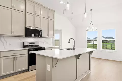 Kitchen - 15801 Nighthawk Dr, Moore, OK 73170 photo 6 of 6