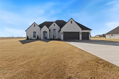 4381 Raymond Ln, Guthrie, OK 73044
