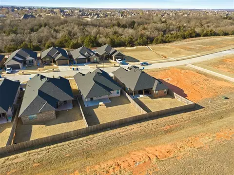 View/Area - 1300 Colonial Ave, Tuttle, OK 73089 photo 2 of 4