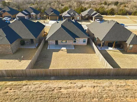 View/Area - 1300 Colonial Ave, Tuttle, OK 73089 photo 3 of 4