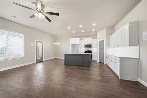 Living - 1300 Colonial Ave, Tuttle, OK 73089 photo 2 of 5