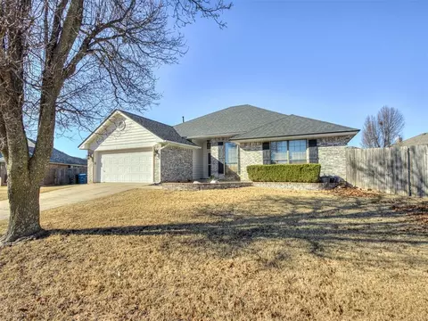 11517 Sherwood Ct, Midwest City, OK 73130
