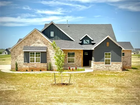 4253 Hawthorne St, Piedmont, OK 73078