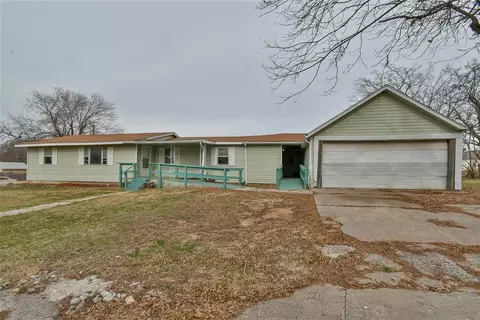 418 W Penn St, El Reno, OK 73036