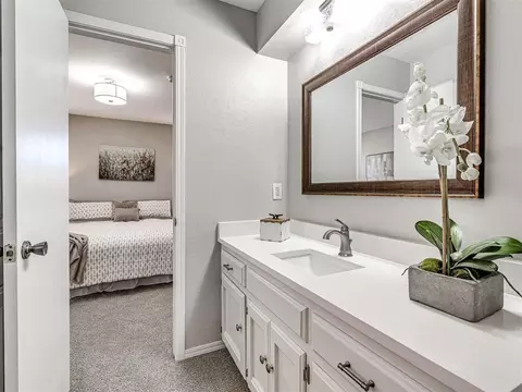 Bath - 700 E 35th St, Edmond, OK 73013 photo 5 of 5