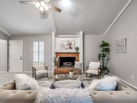 Living - 700 E 35th St, Edmond, OK 73013 photo 3 of 4