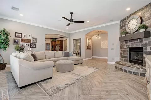 Living - 2017 Providence Dr, Norman, OK 73071 photo 3 of 4