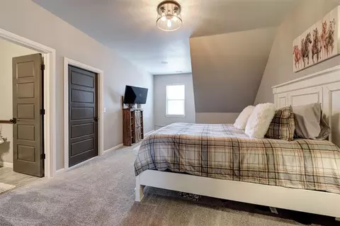 Bedroom - 2017 Providence Dr, Norman, OK 73071 photo 3 of 6