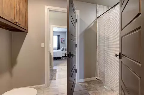 Entry Way - 2017 Providence Dr, Norman, OK 73071 photo 7 of 8