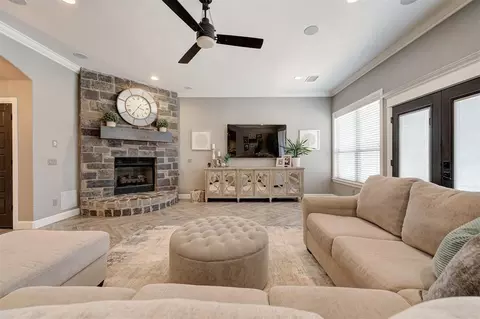 Living - 2017 Providence Dr, Norman, OK 73071 photo 2 of 4