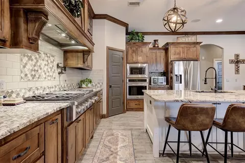 Kitchen - 2017 Providence Dr, Norman, OK 73071 photo 3 of 5