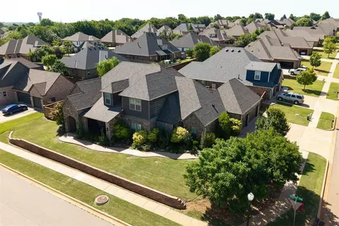 2017 Providence Dr, Norman, OK 73071