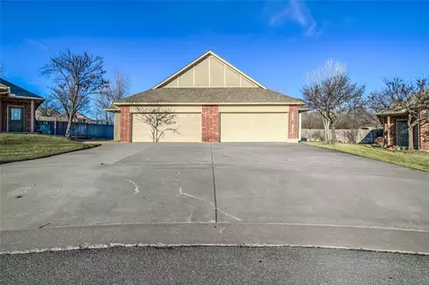 13816 Oxford Dr, Edmond, OK 73013
