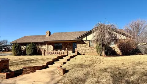 1509 Concord Ave, Clinton, OK 73601