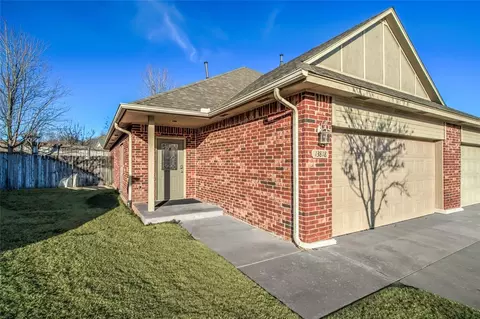 13818 Oxford Dr, Edmond, OK 73013