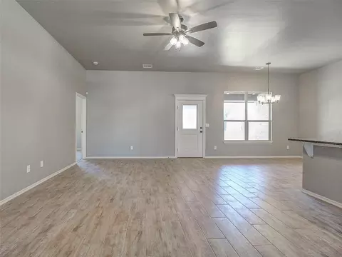 Living - 15969 Pecan Rd, Mcloud, OK 74851 photo 1 of 2