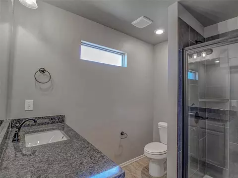 Bath - 15969 Pecan Rd, Mcloud, OK 74851 photo 2 of 4