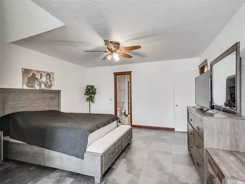 Bedroom - 3595 E State Highway 9 Rd, Norman, OK 73071 photo 2 of 4