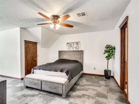 Bedroom - 3595 E State Highway 9 Rd, Norman, OK 73071 photo 1 of 4
