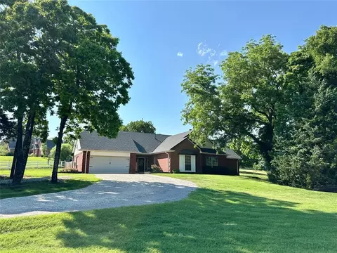 12 Northwood Dr, Shawnee, OK 74804