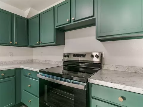 Kitchen - 407 Jarman Dr, Mcloud, OK 74851 photo 6 of 7