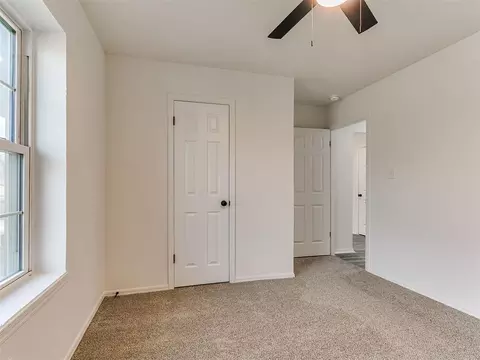 Bedroom - 407 Jarman Dr, Mcloud, OK 74851 photo 3 of 5