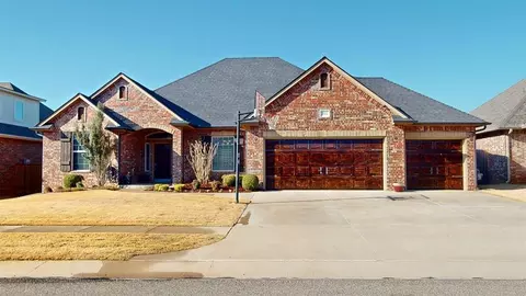 3104 Skye Ridge Dr, Norman, OK 73069